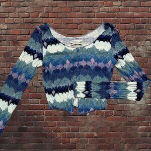 Blue and white cardigan with a boho vibe #cardigan #urbanoutfitters #longsleeve